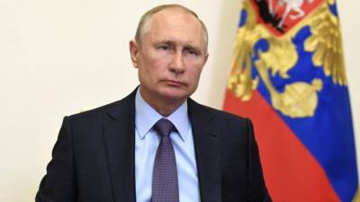 Путин поручил создать комиссию Совбеза по нацинтересам РФ в Арктике