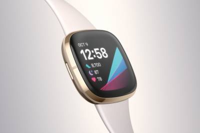 Fitbit анонсировала умные часы Versa 3 и флагманскую версию Sense с дополнительной поддержкой измерения ЭКГ и уровня стресса