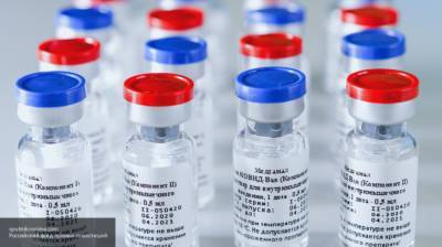 Минздрав РФ: 40 тысяч добровольцев испытают российскую вакцину от COVID-19