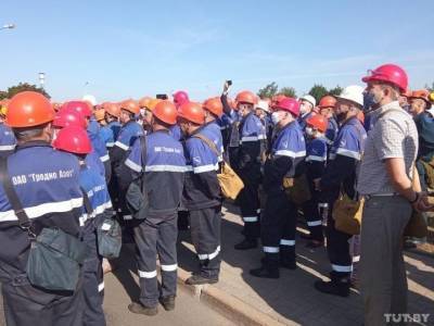 В Гродно более 20 сотрудников завода задержали за то, что они «шли толпой в центр города»