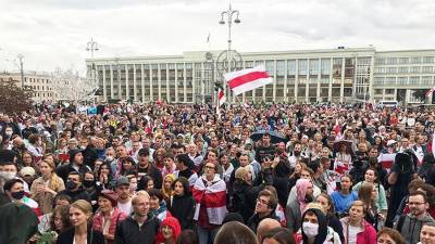 Число участников митинга в центре Минска выросло до 1 тыс.