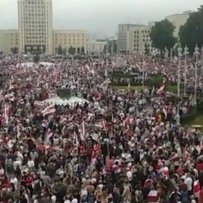 Противники действующей белорусской власти собрались на площади Независимости в Минске