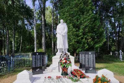 В Тверской области после реконструкции открыли воинское захоронение