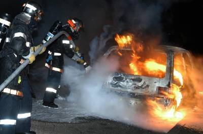 В Смоленской области огонь уничтожил машину