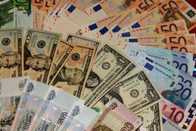 Евро впервые с марта превысил отметку в 89 рублей