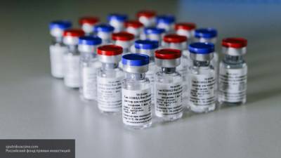 Академик РАН Покровский описал реакцию организма на вакцину против COVID-19