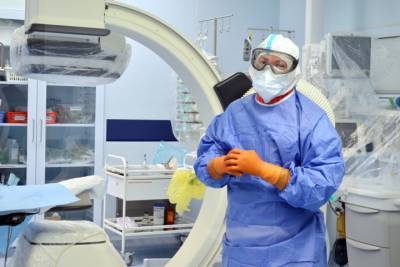 Кардиологи Югры прооперировали 28 пациентов с коронавирусом