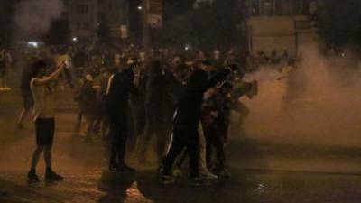 Протесты в Беларуси: ОМОН в Гродно применил слезоточивый газ против демонстрантов