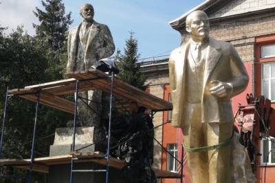 Новый памятник Ленину ставят в Новосибирске