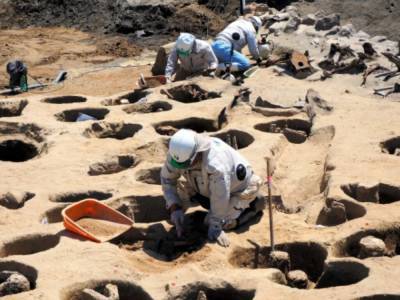 Археологи нашли жуткое древнее захоронение: более 1500 сплюснутых тел в круглых могильниках