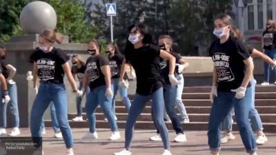 Жители Улан-Удэ станцевали на площади для шоу "Танцы" на ТНТ