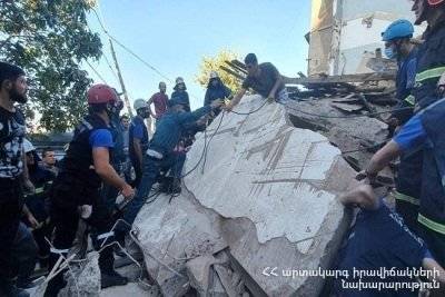 Взрыв и разрушение здания в Ереване
