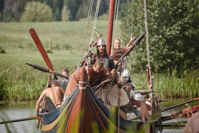 На фестиваль «Былинный берег» приплывет ладья викингов