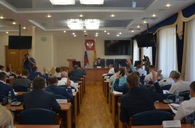 Парламентарии города Воронежа решали школьные вопросы