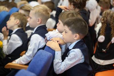 Банк России подсчитал, сколько стоит собрать в школу ребенка в Свердловской области