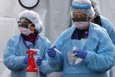 Снижение числа случаев коронавируса в США объяснили