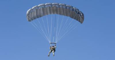 Российские войска могут получить стелс-парашюты