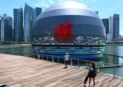 Apple откроет свой первый магазин на воде (фото)