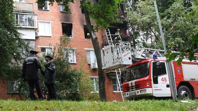 В МЧС назвали возможную причину пожара в доме на западе Москвы