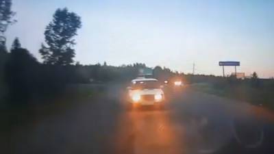 Лобовое столкновение водителей-пенсионеров попало на видео