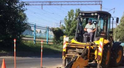В Ростове на Зоологической вновь прорвало трубу, организовали подвоз воды