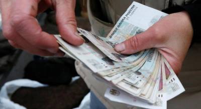На фоне протестов начался одновременный обвал белорусской и российской валюты