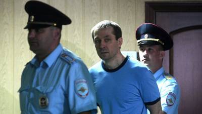 Экс-полковника Захарченко признали склонным к побегу