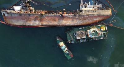 Для подъема танкера Delfi с пляжа в центре Одессы привлекли российские буксиры - СМИ