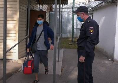 Полицейские депортировали из Рязани двоих иностранцев
