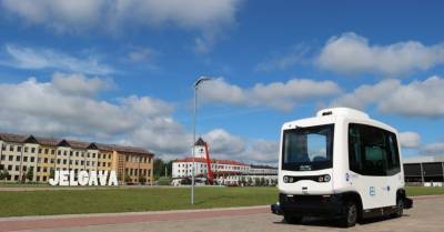 В Елгаве популярность обрел робоавтобус без водителя: более 300 пассажиров каждый день