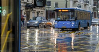Дептранс рекомендовал автомобилистам пересесть на общественный транспорт из-за непогоды