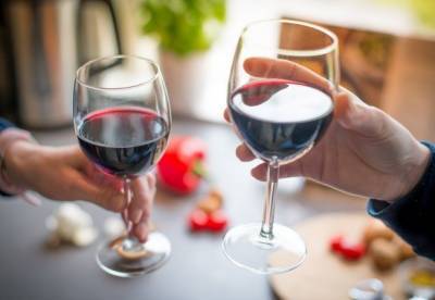 Вино помогает держать мозг "в тонусе" - ученые