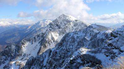 Вертолет совершил аварийную посадку в горах под Сочи