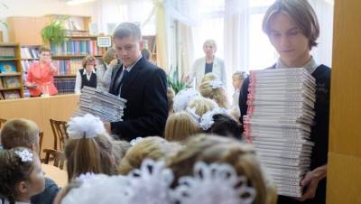 В школах Петербурга возобновят работу группы продлённого дня