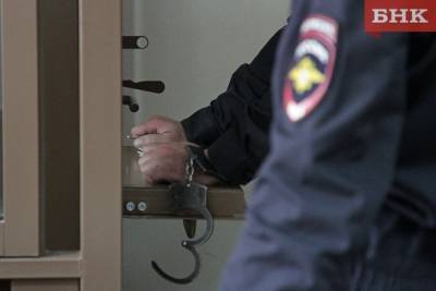 Вахтовиков из Кудымкара осудили за нападение на жителя Вуктыла и полицейского