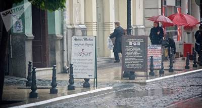 Дождь испытал недавно отремонтированные улицы в Тбилиси - они не прошли испытания