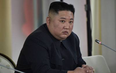 В КНДР опубликовали фото Ким Чен Ына на фоне слухов о его болезни