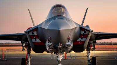 Британия может вдвое сократить число закупаемых у США истребителей F-35