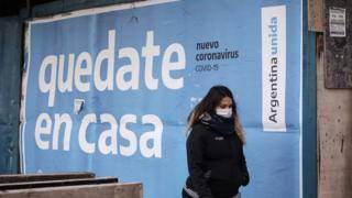 Коронавирус в Аргентине: долгий карантин снизил смертность, но привел к ожирению и депрессиям