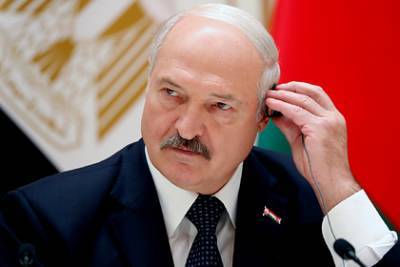 Лукашенко не ответил на звонки Макрона