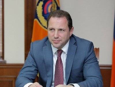 Министр обороны Армении обратился к послу Каспршику в связи с пленением Гургена Алавердяна