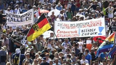 Берлин запретил запланированные на выходные демонстрации против коронавирусных ограничений