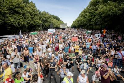 В Берлине запретили демонстрации против коронавирусных ограничений