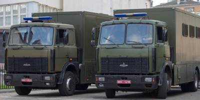 Задержанный в Минске снял видео из автозака