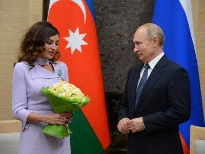 Путин поздравил Алиеву