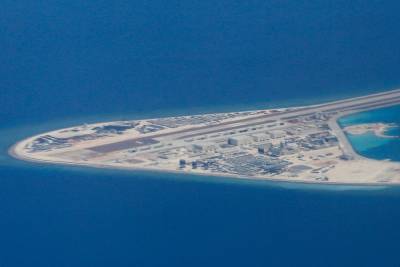 США ввели санкции против китайских компаний из-за строительства искусственных островов