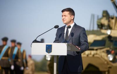 Зеленский пообещал подписать закон о статусе пленных и пропавших без вести участниках войны на Донбассе