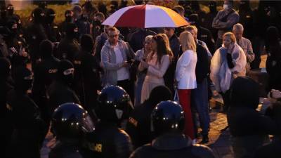ОМОН разогнал протестующих в центре Минска