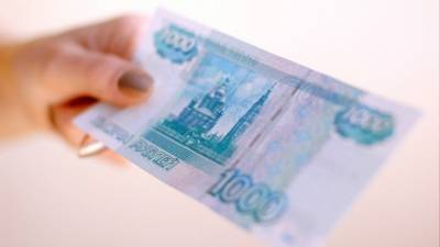 Очередную денежную выплату в пандемию получат россияне до конца лета
