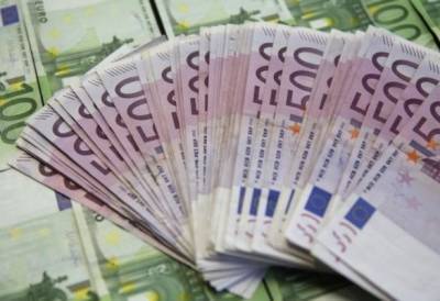 Российские банки вводят комиссии за ведение счетов в евро